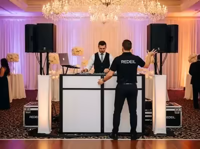 Renta de bocinas profesionales para bodas con DJ en salón elegante CDMX