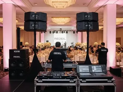 Renta de bocinas line array para bodas con DJ Pioneer en salón elegante CDMX