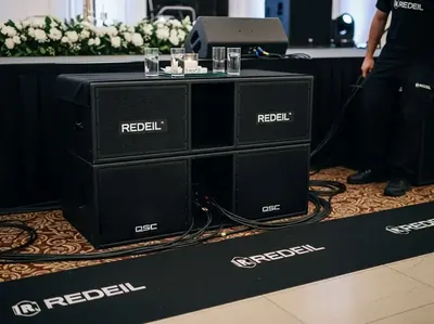 Renta de bocinas QSC profesionales con subwoofer para recepción grande CDMX
