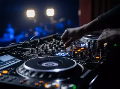 DJ coordinando hora loca en boda