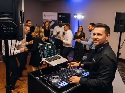 Paquete completo de DJ con audio iluminacion y karaoke CDMX