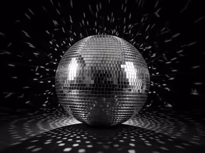 Bola disco en graduacion universitaria