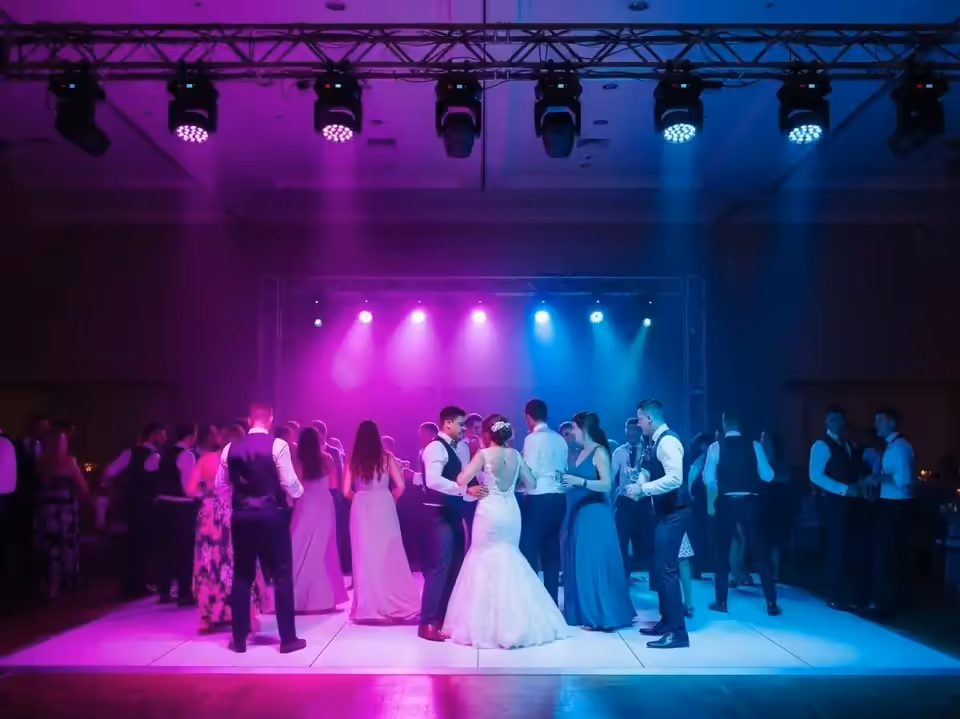 Show de cabezas moviles en boda con baile de novios