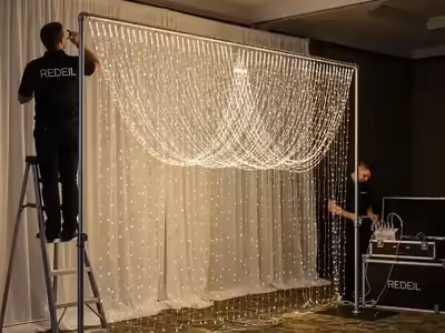 Cortina luminosa en barra de postres