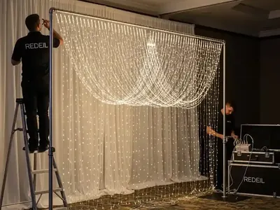 Cortina luminosa en barra de postres