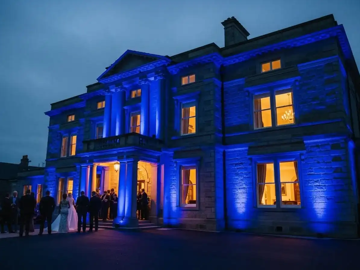 Uplight inalambrico con bateria 6x18W RGBWA+UV para jardines