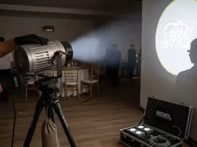 Proyector de gobos compacto 25W