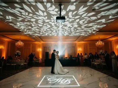 Gobo rotatorio en entrada de salón