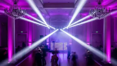 Letrero neon Better Together iluminacion salon elegante