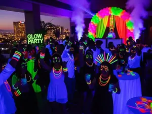 Renta de luces neon y luz UV para fiestas glow party en CDMX