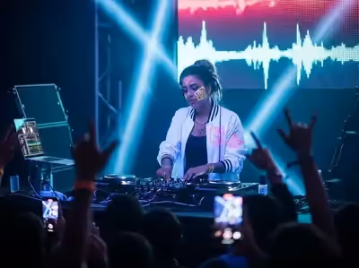 XV años con luz negra y ambiente glamuroso