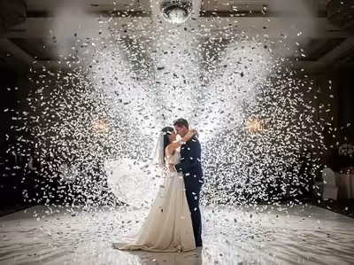 Cañón de confeti manual 80cm - Explosión de papelitos blancos en pista de baile boda CDMX