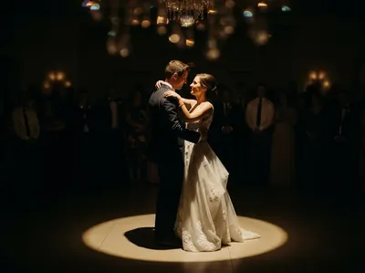 Seguidor LED 350W compacto para salón de bodas con candil - primer baile novios CDMX