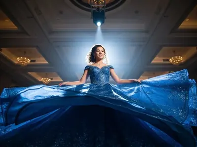 Seguidor de tiro corto para XV años en salón - quinceañera vestido azul con candelabros CDMX