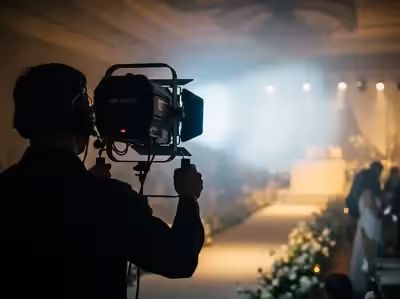 Renta de seguidor HMI 1200W para primer baile de boda en CDMX - luz profesional follow spot